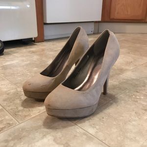 ‼️CLOSET DOWNSIZE‼️ Maurice's size 7 heels